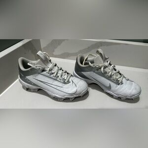 Nike Vapor Edge Shark 2 Youth SZ 2Y Gray White Football Cleats DH5089-102
